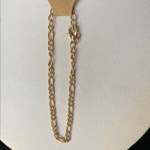 Elegant Gold Chain Bracelet